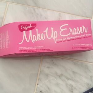 MakeUp Eraser in Bright Pink